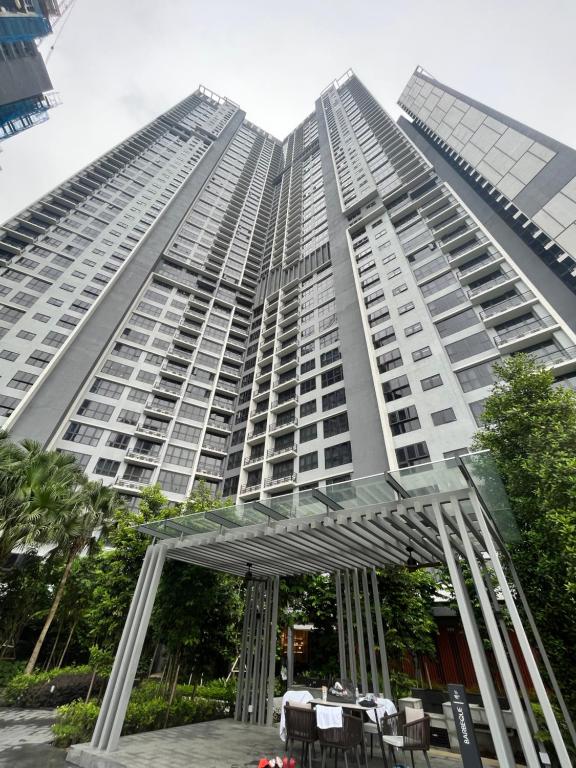Gedung tempat apartemen berlokasi