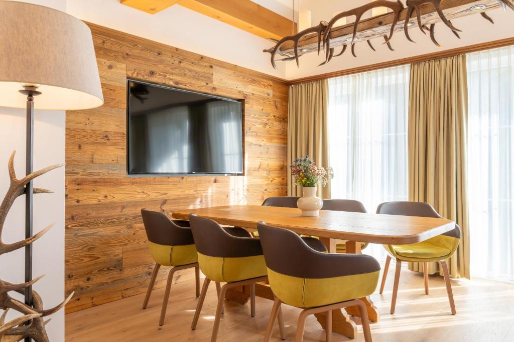 Romantik Hotel Die Gersberg Alm mit Panoramablick auf Salzburg - Resim 31