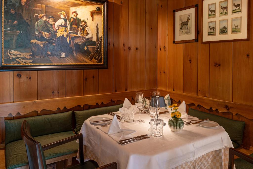 Romantik Hotel Die Gersberg Alm mit Panoramablick auf Salzburg - Resim 39