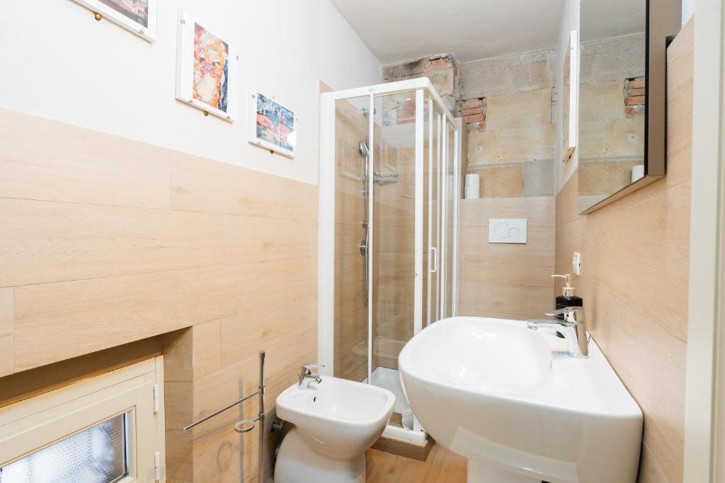 A bathroom at Borgo Suite Apartment