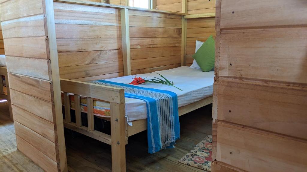 Postel nebo postele na pokoji v ubytování Ocean bliss hiriketiya
