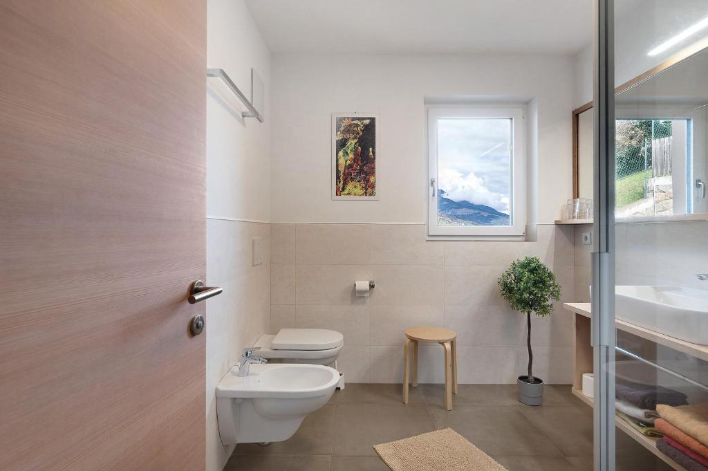 A bathroom at Haus Pferscher