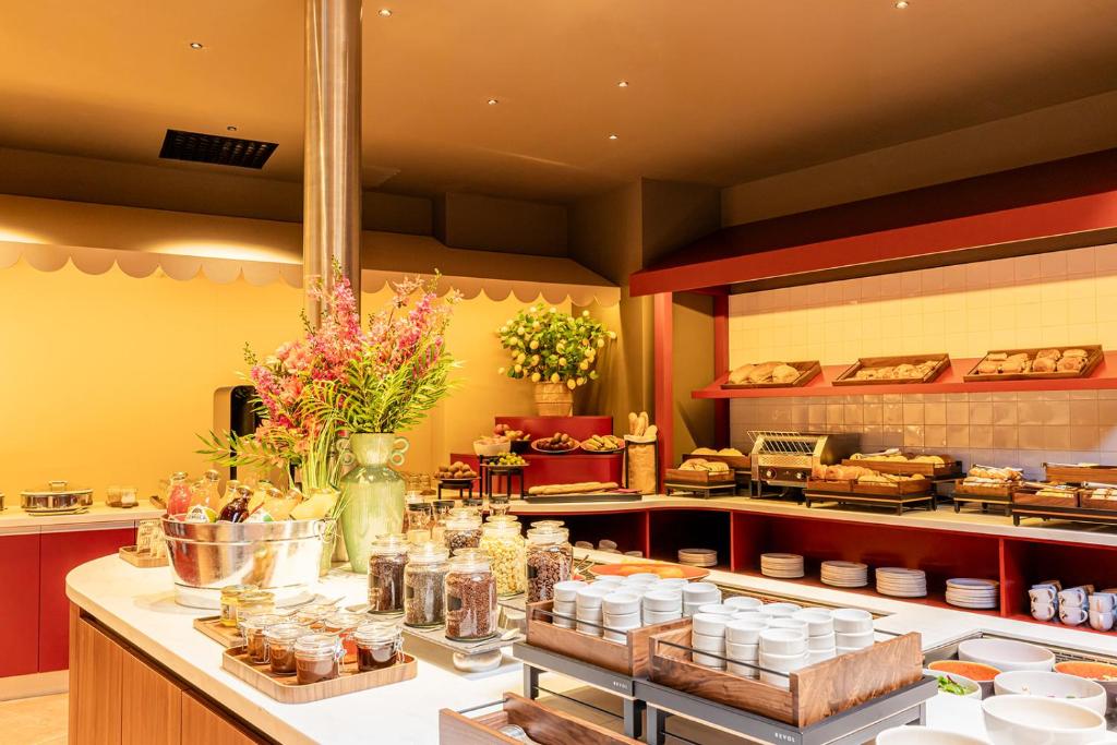 The Ostendian - Resim 16