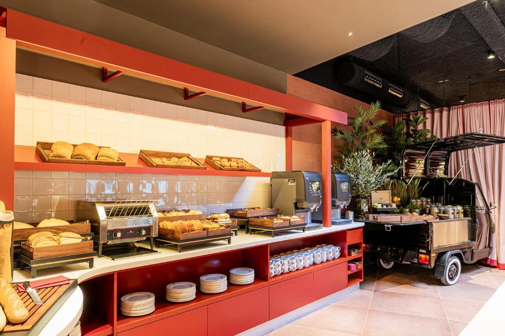 The Ostendian - Resim 37