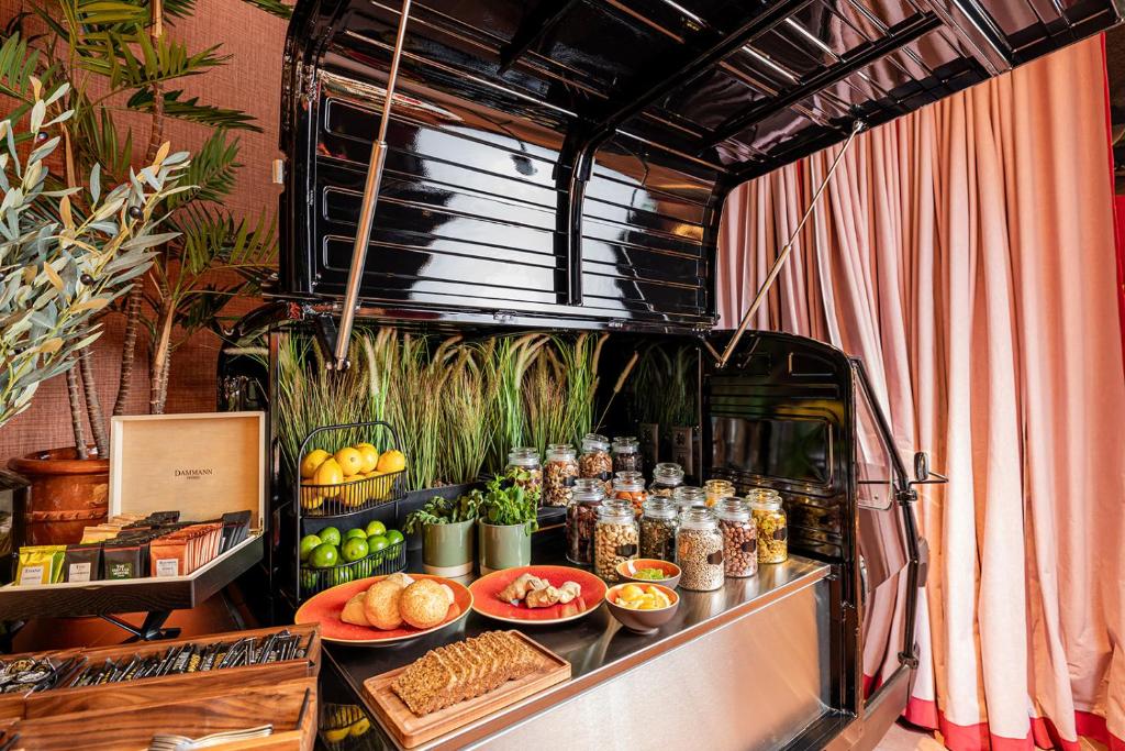 The Ostendian - Resim 28