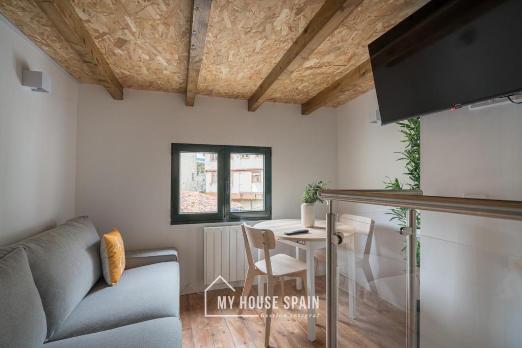 Μια τηλεόραση ή/και κέντρο ψυχαγωγίας στο MyHouseSpain - Nuevo apartamento en Cudillero