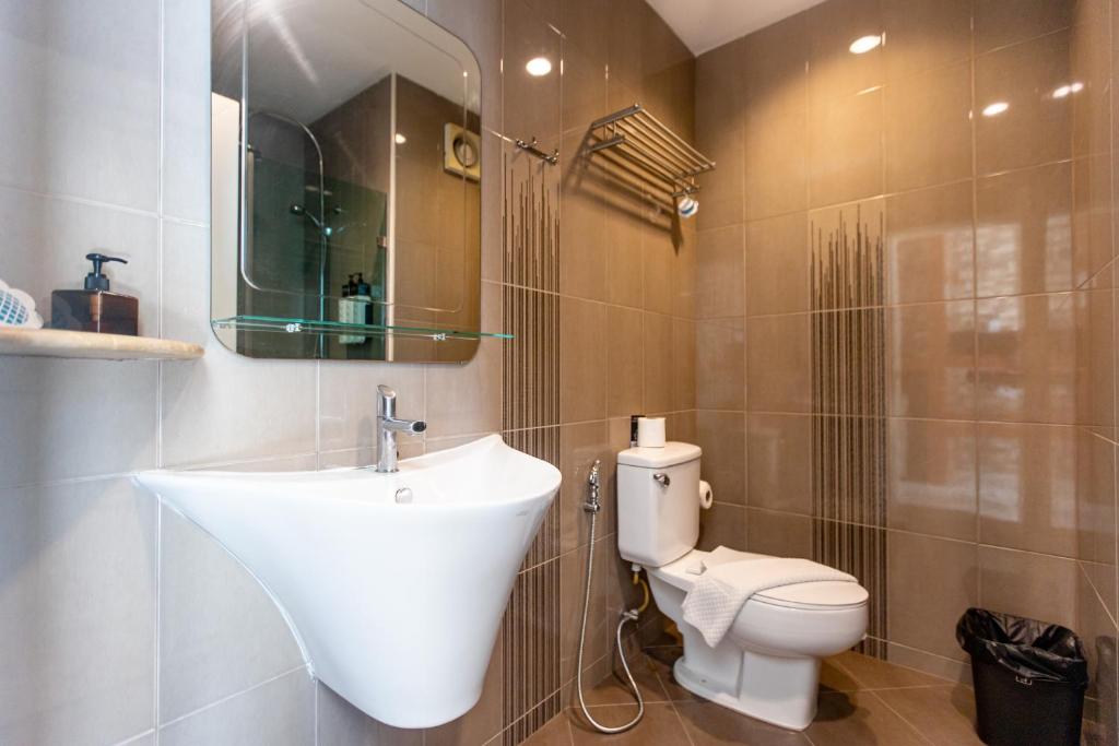 Sun Sky Resort Near Beach - Resim 18