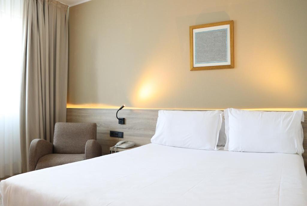 Eurohotel Diagonal Port - Standard Double Or Twin Room