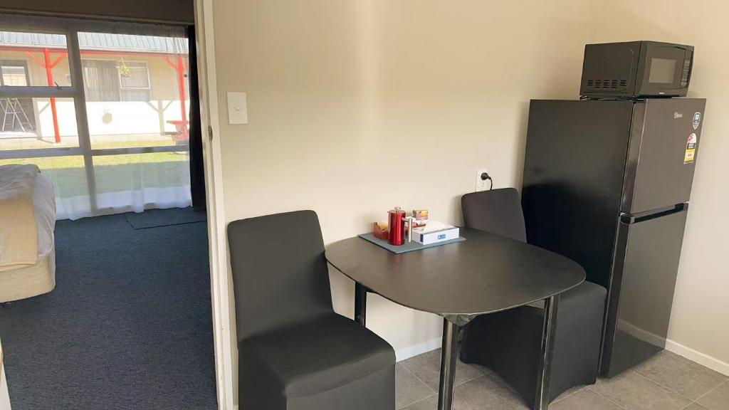 Castles Motel & Driftwood Motel - Resim 24