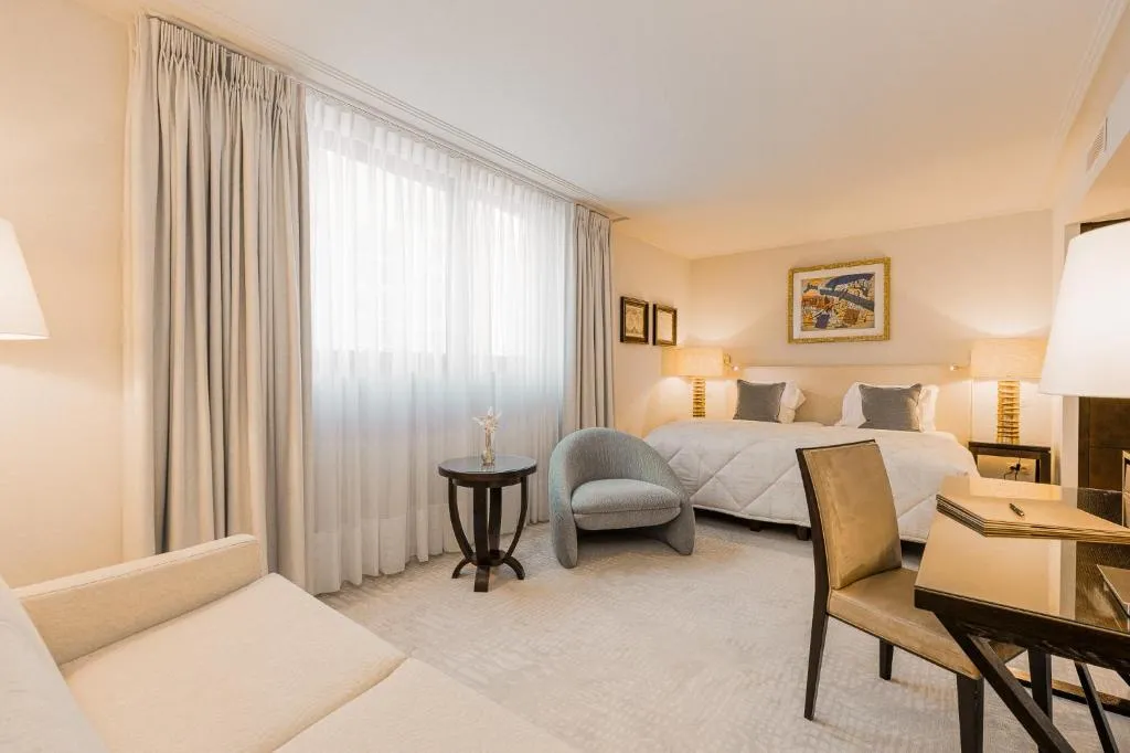 King Superior Room