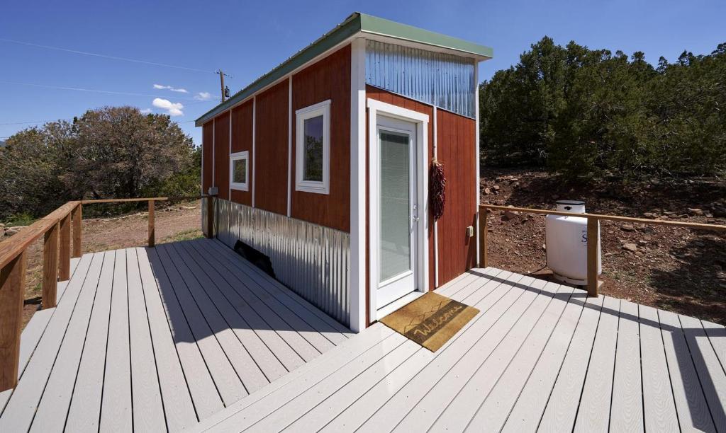 Picture of Off-Grid Beautiful Tiny House Ideal for a Romantic Getaway in New ...