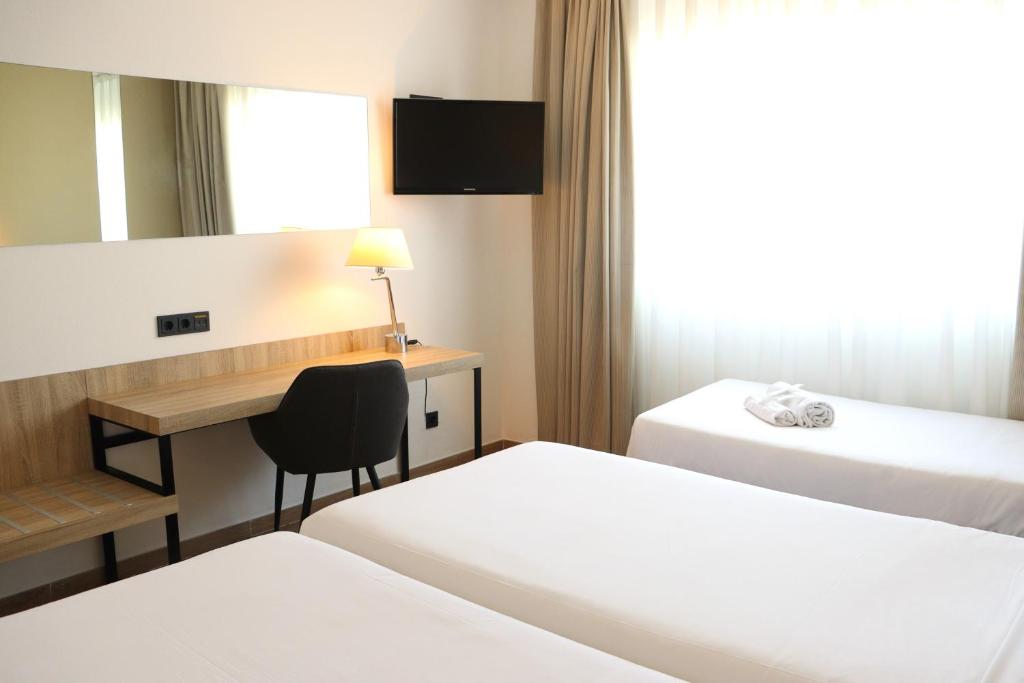 Eurohotel Diagonal Port - Double Room With Extra Bed
