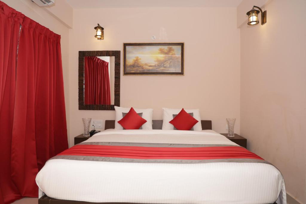Postel nebo postele na pokoji v ubytování Nazri Hotel - Near Arambol Beach