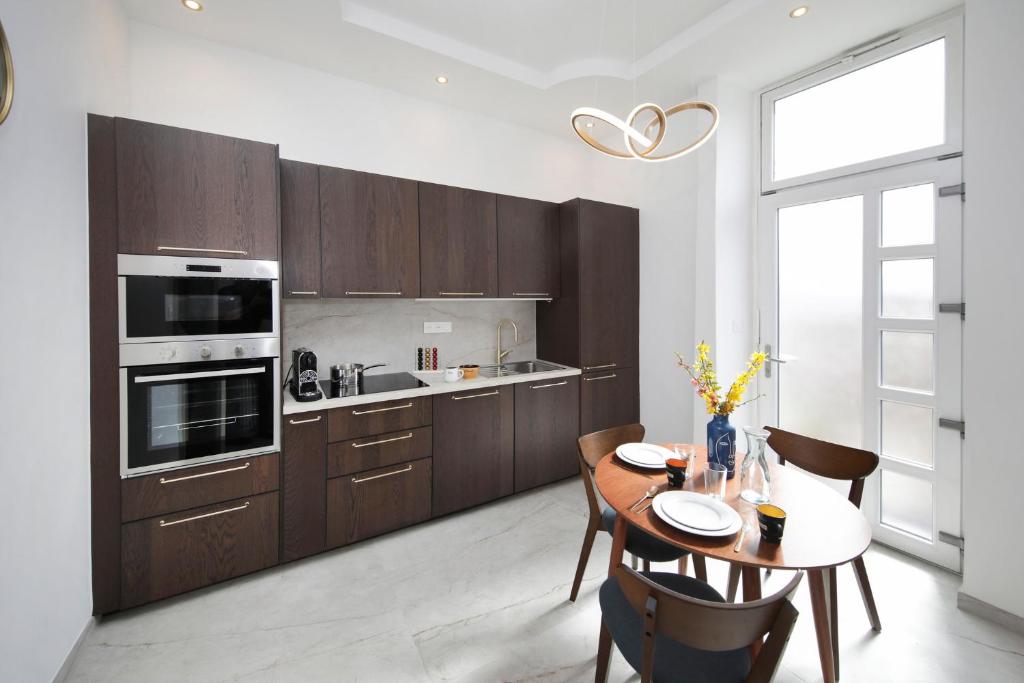 LE LYNX HAUSSMANIEN appartement tout confort, climatisé avec parking privé, à deux pas du centre – photo 9