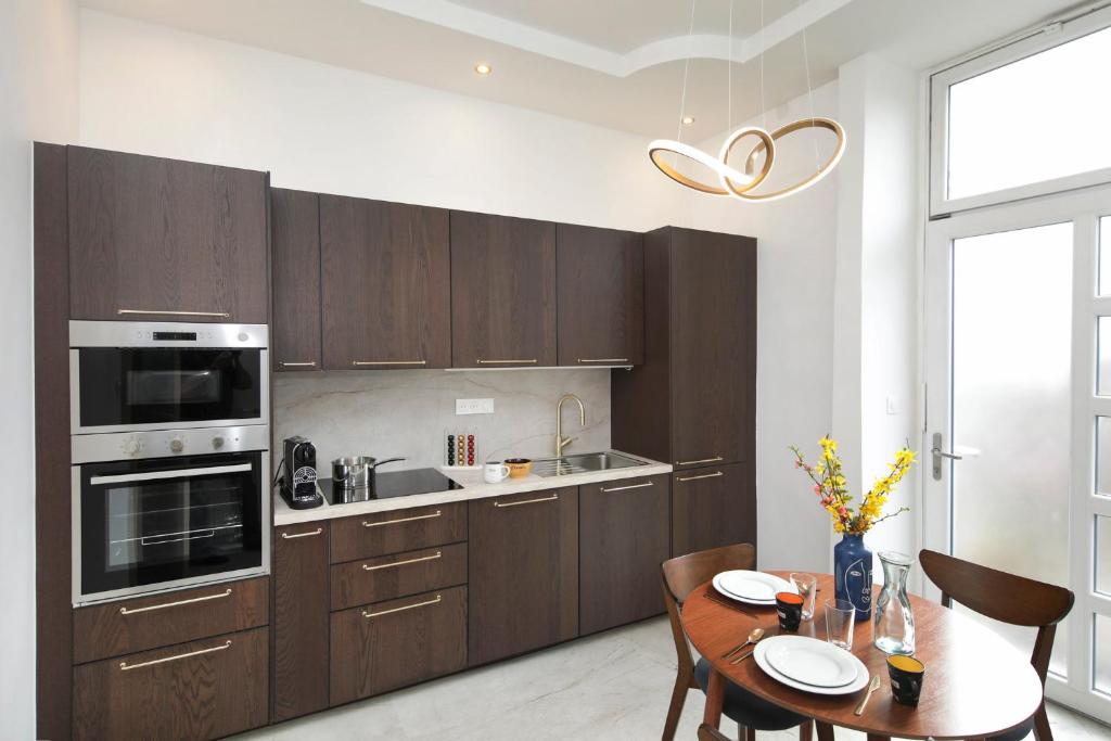 LE LYNX HAUSSMANIEN appartement tout confort, climatisé avec parking privé, à deux pas du centre – photo 17