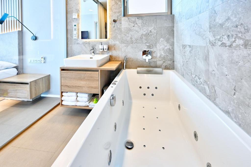 Koupelna v ubytování Wellness Hotel Fénix