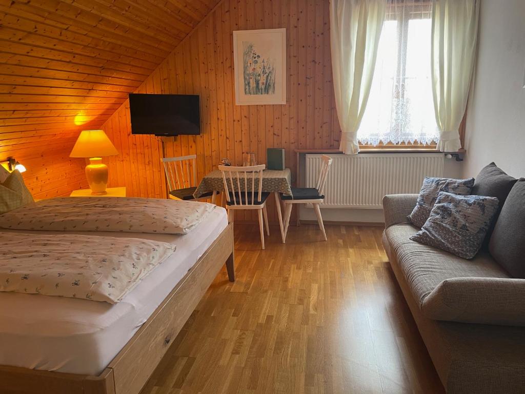 TV a/nebo společenská místnost v ubytování Gasthof Martinihof