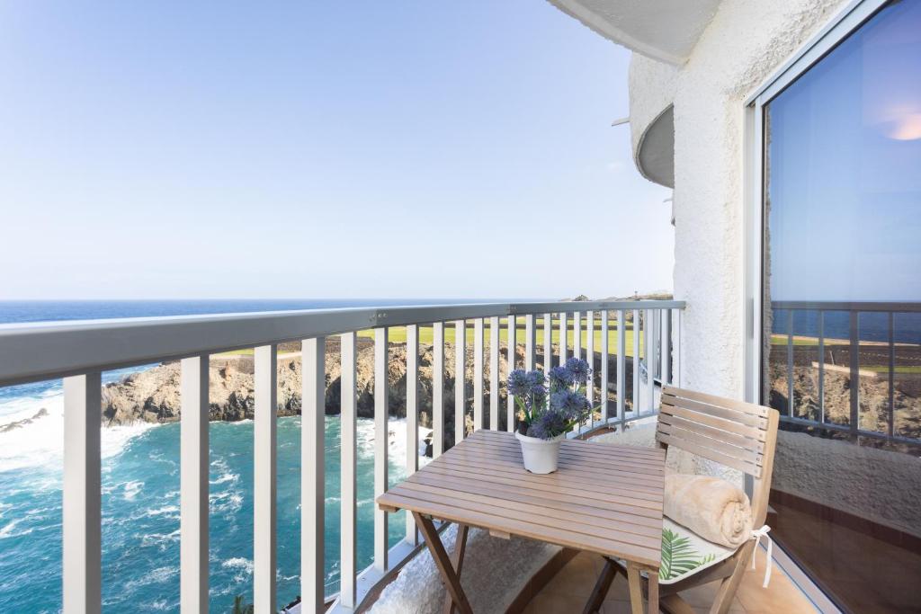 Balkón alebo terasa v ubytovaní TenoHomes Oceanview Studio with Balcony