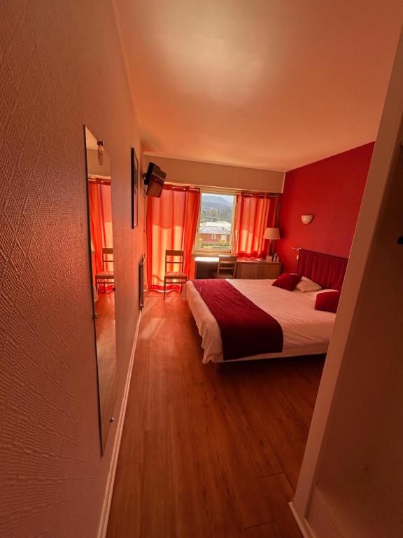 Postel nebo postele na pokoji v ubytování Logis Hôtel restaurant Horizon 117
