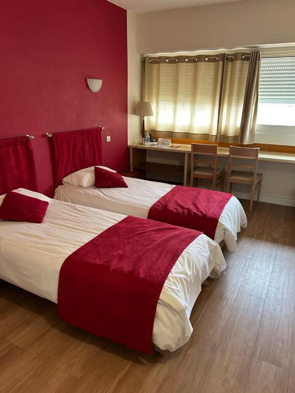 Postel nebo postele na pokoji v ubytování Logis Hôtel restaurant Horizon 117