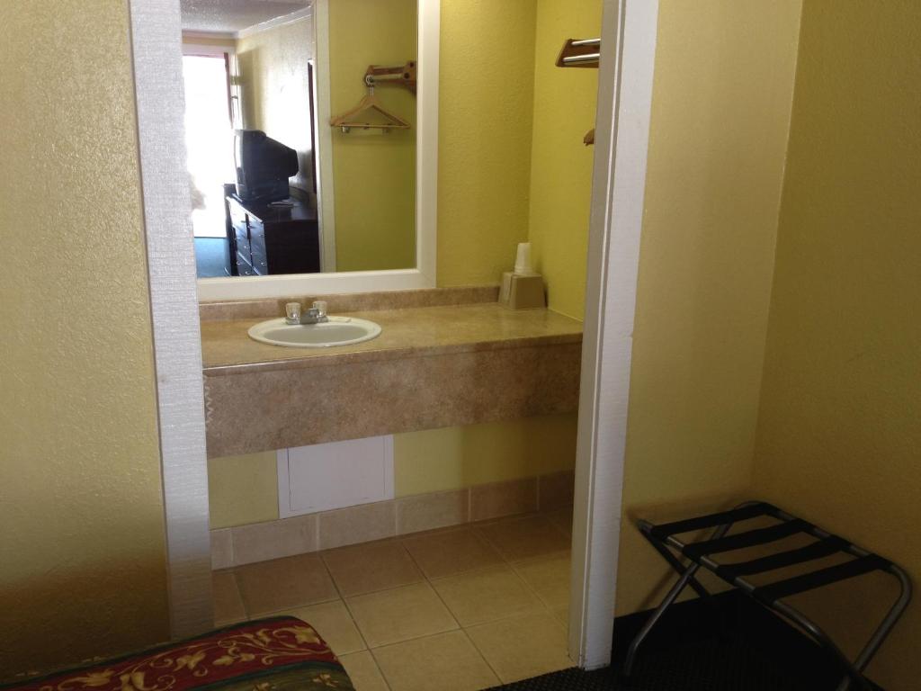 America's Best Value Inn Conyers photo