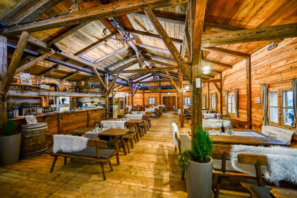 Restaurace v ubytování Das ACKER Hotel