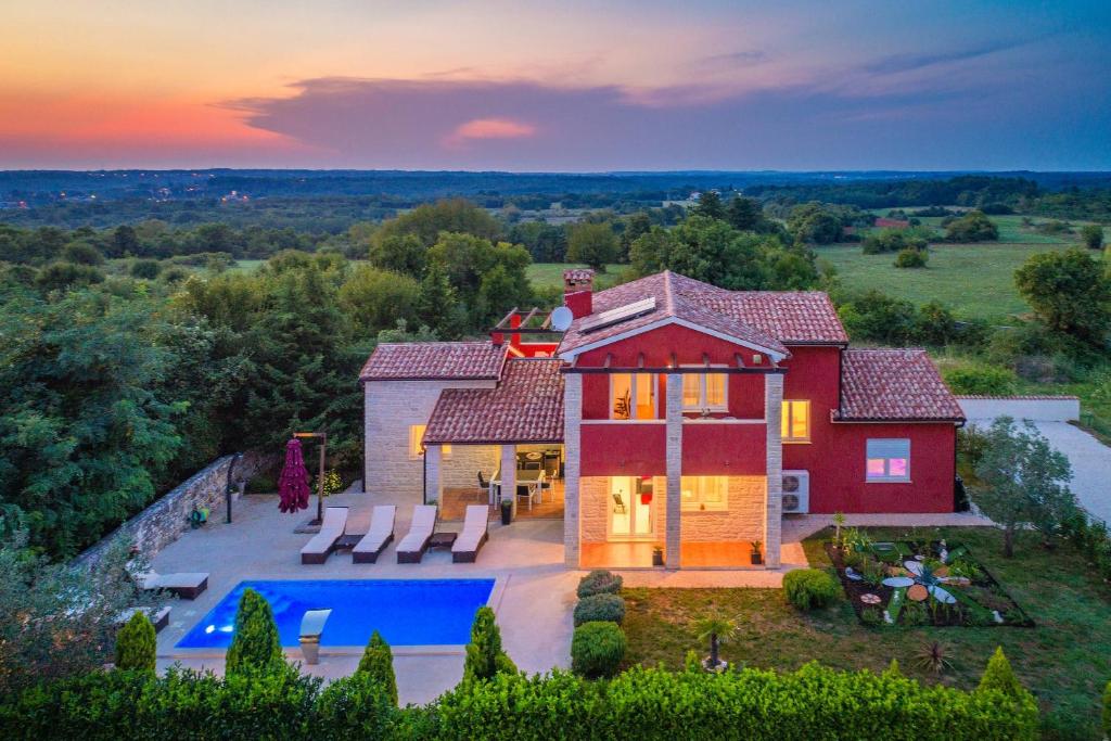 Villa Delle Rondini with Private Wellness