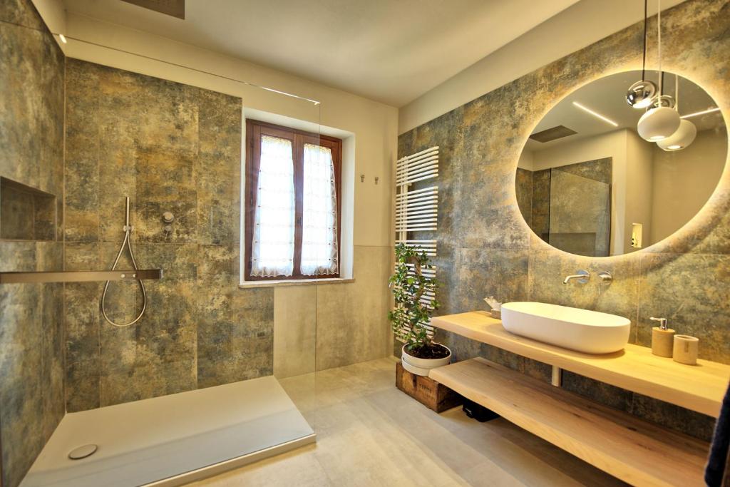 Kúpeľňa v ubytovaní Villa Sabrina by PosarelliVillas