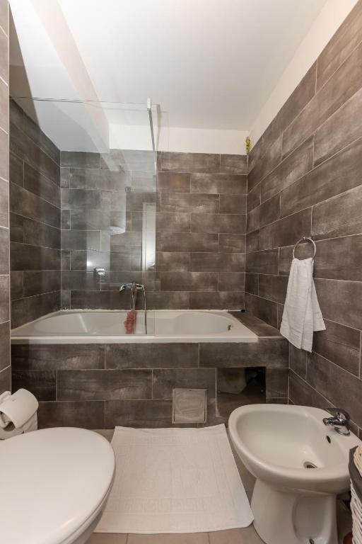 House Niko M with 6 apartments - 6