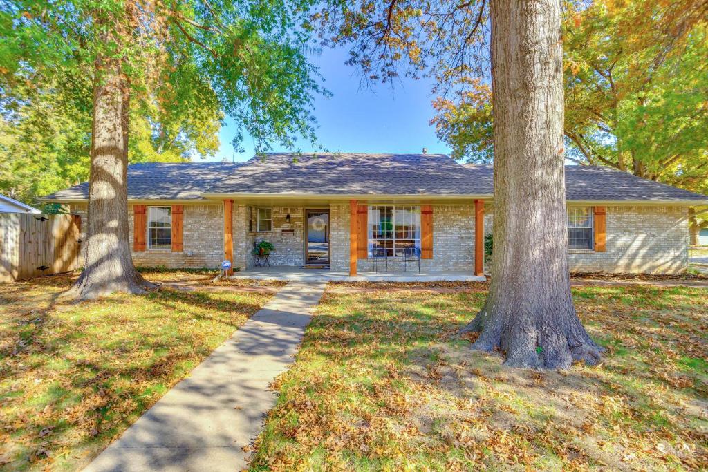 Gallery image of Norman Home with Fenced Yard and Grill 1 Mi to OU! in Norman
