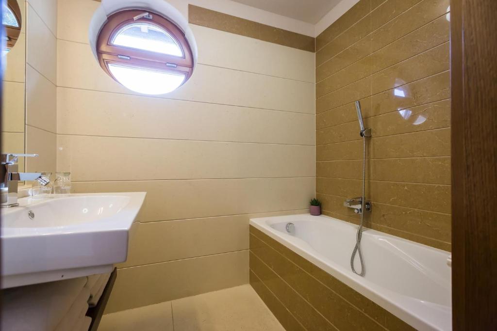 Duna Garden Hotel - Resim 10