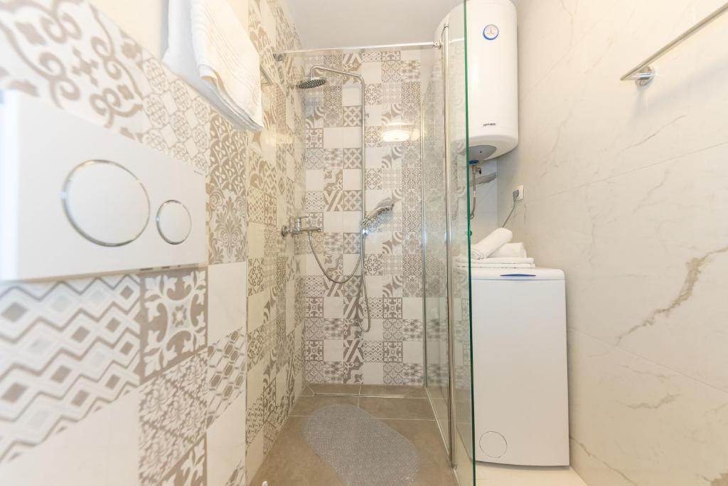 House Niko M with 6 apartments - 7