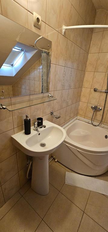 Hotel Olimp - 2 stele - Resim 6