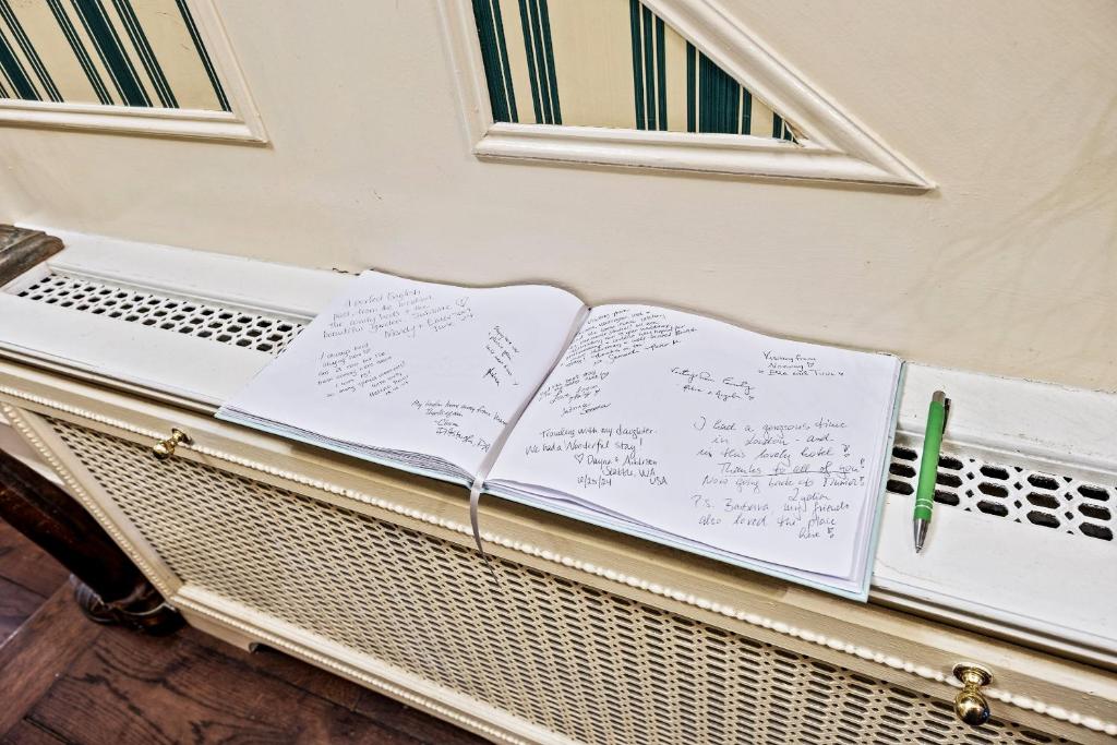 Vancouver Hotel and Studios - Resim 27