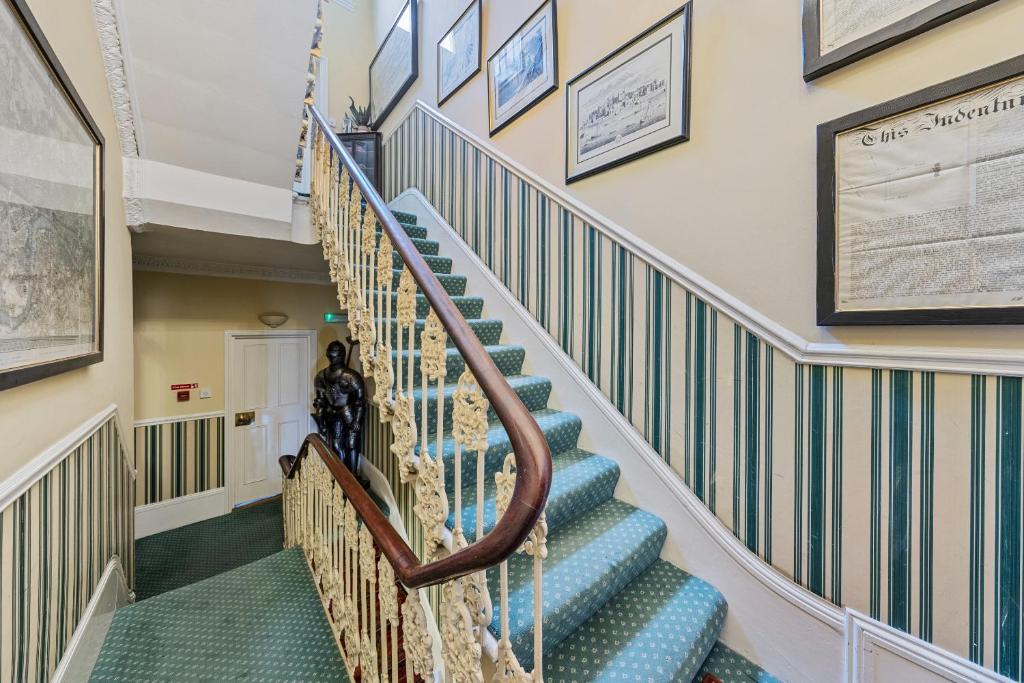 Vancouver Hotel and Studios - Resim 34