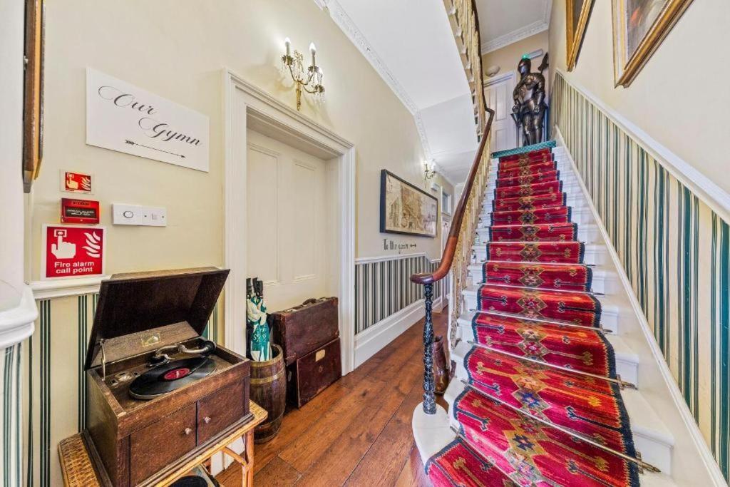 Vancouver Hotel and Studios - Resim 6