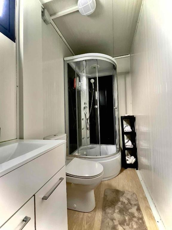 Koupelna v ubytování Frutak Resort-TINY HOMES
