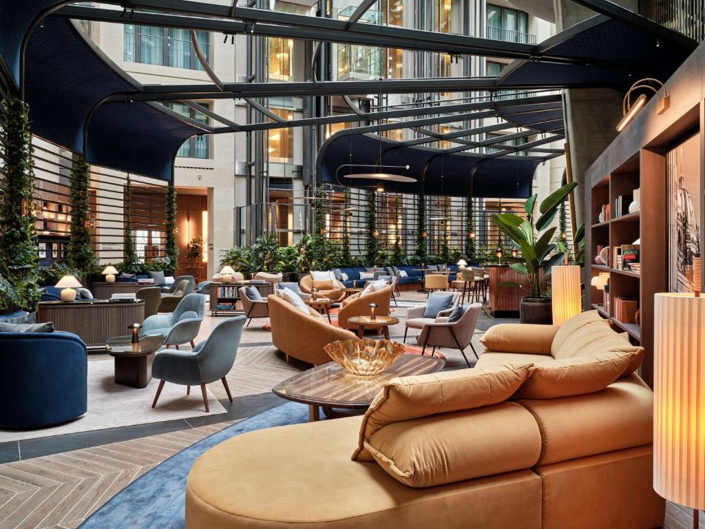 Posezení v ubytování Radisson Collection Hotel, Berlin