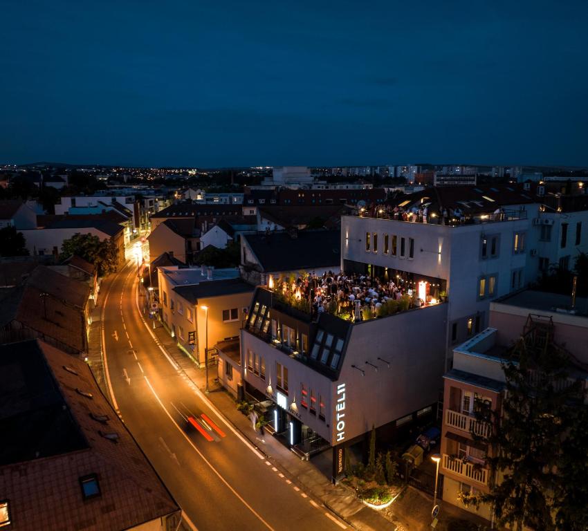 BOUTIQUE HOTEL11 with rooftop SPA - Resim 2