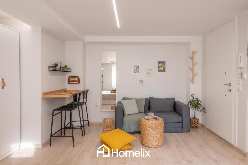 Posezení v ubytování roomaki - new & stylish studio in the center with parking