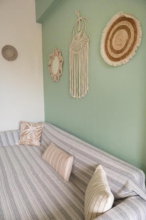 Posteľ alebo postele v izbe v ubytovaní SERENITY yard apartment