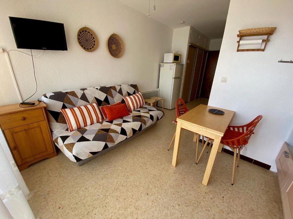 Appartement 19m² avec Balcon, Proche Thermes et Etang de Thau - Parking Public - Animaux Admis - FR-1-503-46 - Studio