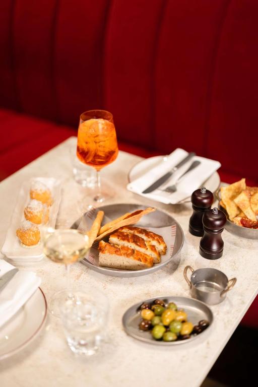 Radisson RED Hotel & Radisson RED Apartments, Kraków - Resim 28