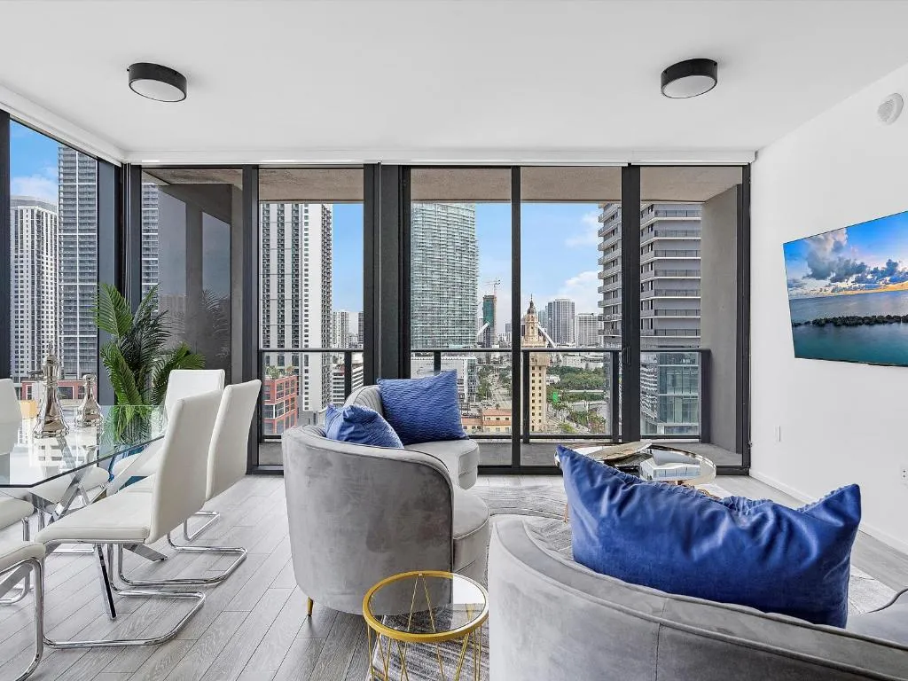 X Lounge-Contemporary Corner Residence