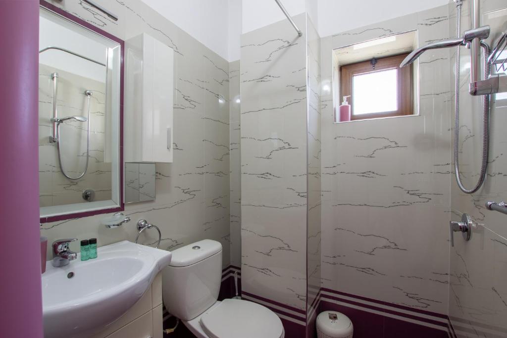Koupelna v ubytování Bora Hotel