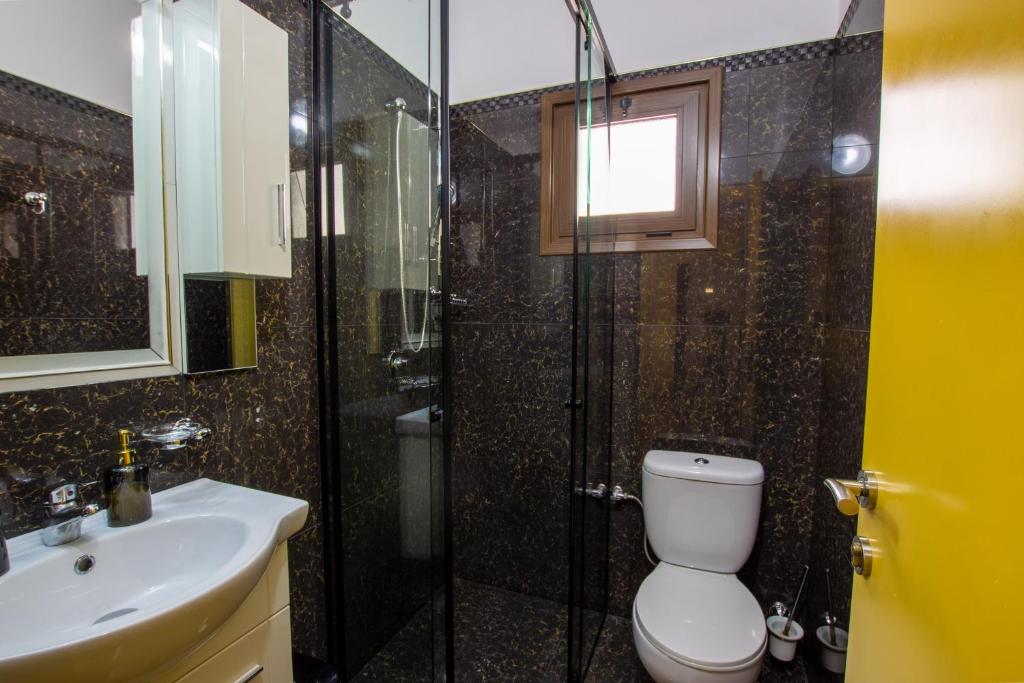 Koupelna v ubytování Bora Hotel
