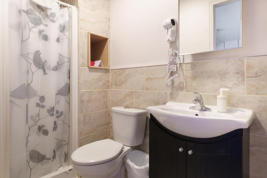 Hotel Auberge Manoir Ville Marie - Resim 39