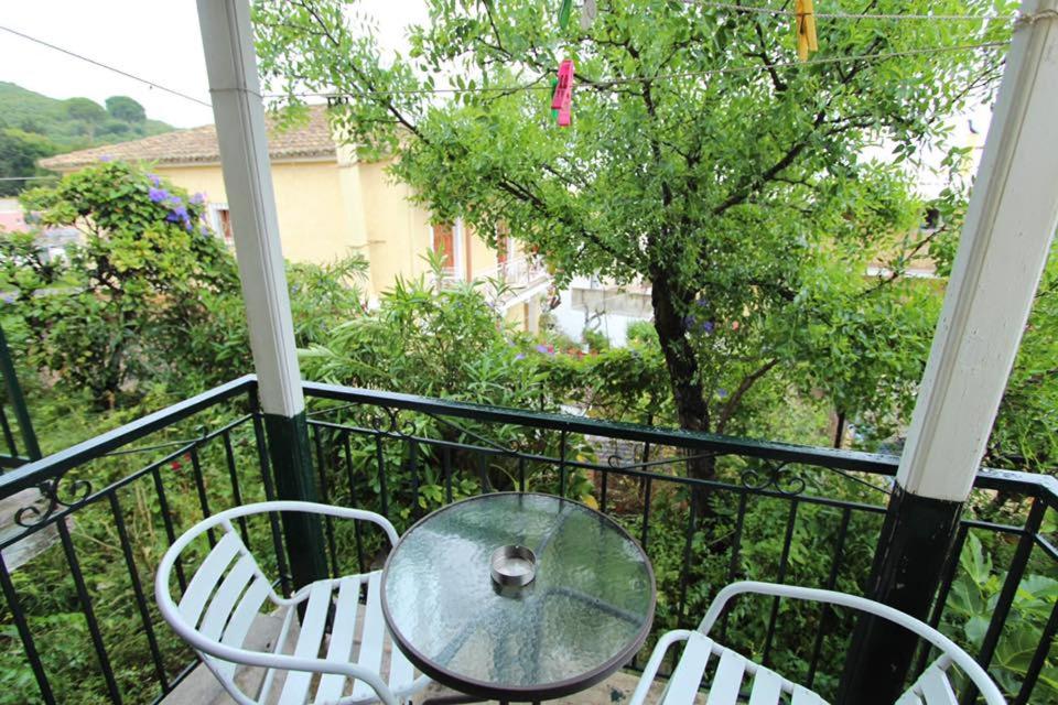 Balkón nebo terasa v ubytování Paradise Sea View Pool Apartments Moraitika