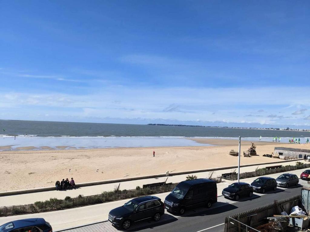 Photo de la galerie de l'établissement Résidence Le Rossini - PORNICHET - AGREABLE APPARTEMENT FACE MER MAE-7871, à Pornichet