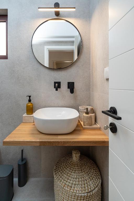 Koupelna v ubytování Aretousa InCreteble Cretan Residences Collection